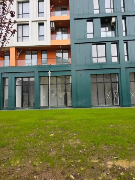 Tirane, shitet dyqan Kati 0, 45 m² 195.000 € (BULEVARDI I RI)