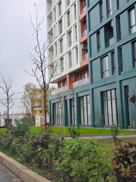 Tirane, shitet dyqan Kati 0, 45 m² 195.000 € (BULEVARDI I RI)