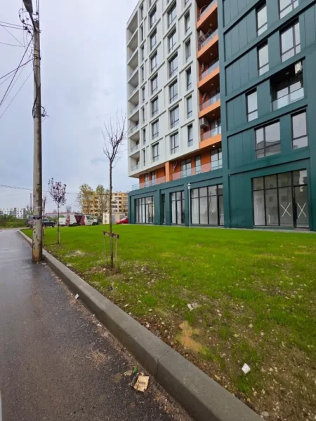 Tirane, shitet dyqan Kati 0, 45 m² 195.000 € (BULEVARDI I RI)