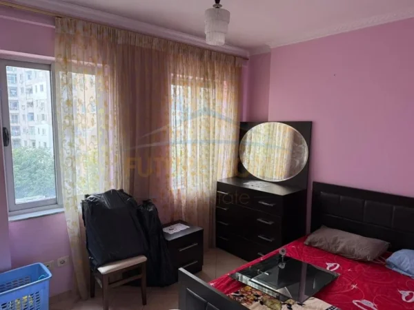 Tirane, jepet me qera apartament 1+1+Ballkon Kati 3, 62 m² 450 € (Astir)