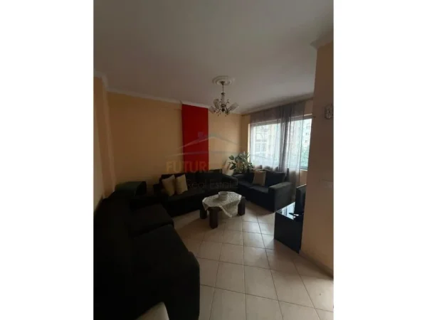 Tirane, jepet me qera apartament 1+1+Ballkon Kati 3, 62 m² 450 € (Astir)
