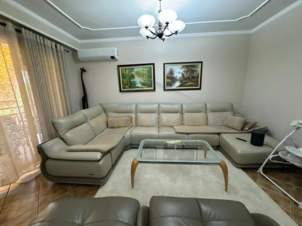 Tirane, shitet apartament 3+1+Ballkon Kati 3, 145 m² 290.000 € (Brryli)