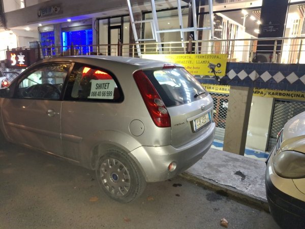 Tirane, shitet Ford fiesta Nafte, gri metalizato manuale Kondicioner 200.000 km