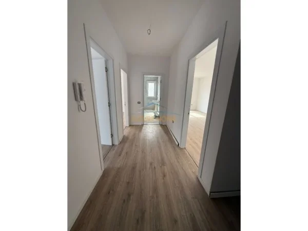 Tirane, shitet apartament 2+1+Ballkon Kati 1, 108 m² 115.000 € (Paskuqan)