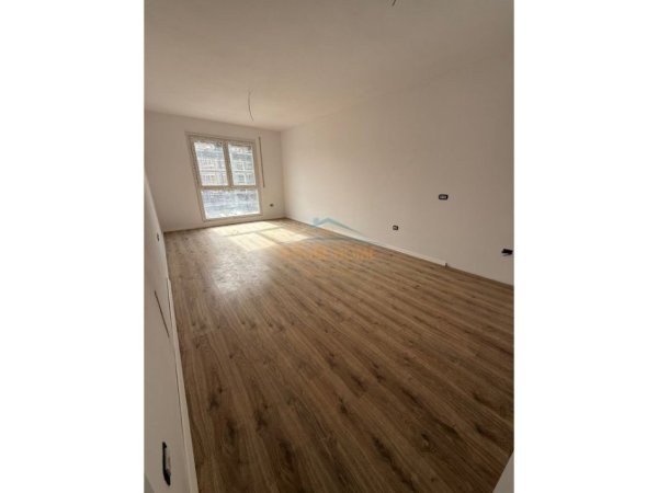 Tirane, shitet apartament 2+1+Ballkon Kati 1, 108 m² 115.000 € (Paskuqan)
