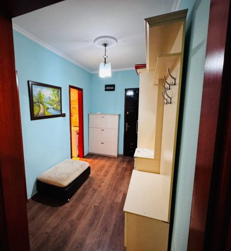 Tirane, jepet me qera apartament 2+1+Ballkon Kati 3, 500 € (Rruga Irfan Tomini Pallati 22 H2 AP. 9)