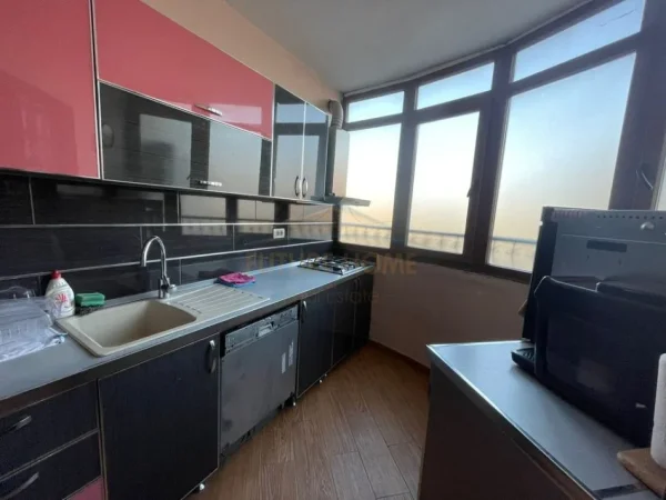 Tirane, shitet apartament 2+1+Ballkon Kati 6, 91 m² 205.000 € (Komuna e Parisit)