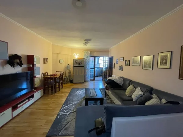 Tirane, shitet apartament 2+1+Ballkon Kati 6, 91 m² 205.000 € (Komuna e Parisit)