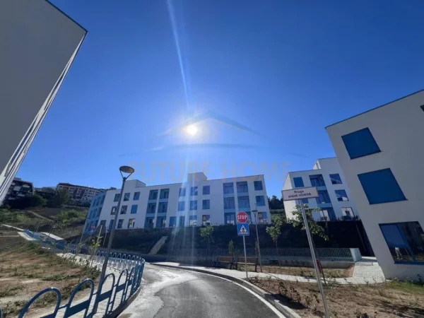 Tirane, shitet apartament 1+1+Ballkon Kati 2, 55 m² 77.000 € (Fresk)