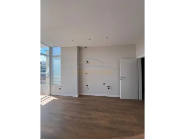 Tirane, shitet apartament 1+1+Ballkon Kati 7, 61 m² 93.000 € (Unaza e Re)