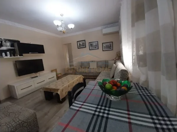 Tirane, jepet me qera apartament 1+1+Ballkon Kati 5, 67 m² 550 € (Stadiumi Dinamo)