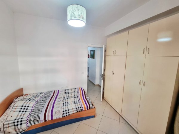 Tirane, jepet me qera apartament 2+1 Kati 4, 100 m² 500 € 