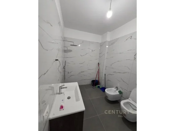 Durres, shitet apartament 1+1 Kati 1, 75 m² 131.320 € (Golem)