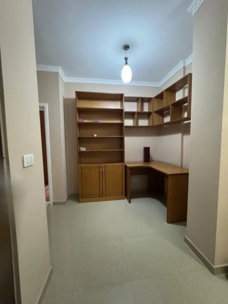 Tirane, jepet me qera apartament 2+1+Ballkon Kati 3, 110 m² 500 € 
