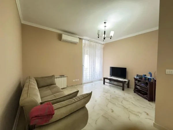Tirane, jepet me qera apartament 2+1+Ballkon Kati 3, 110 m² 500 € 