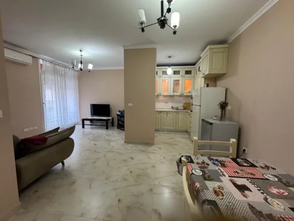 Tirane, jepet me qera apartament 2+1+Ballkon Kati 3, 110 m² 500 € 