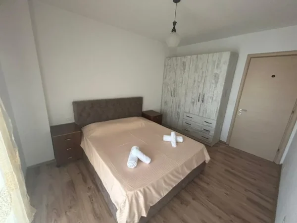 Tirane, jepet me qera apartament 1+1 Kati 4, 450 € 