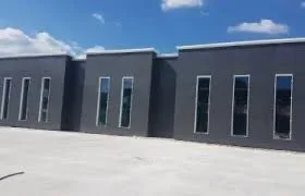 Tirane, ambjent biznesi Kati 0, 1.650 m² 4.000 € (Peze Helmes)