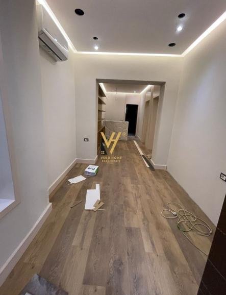 Tirane, jepet me qera dyqan Kati 0, 70 m² 1.500 € (KOMUNA E PARISIT)