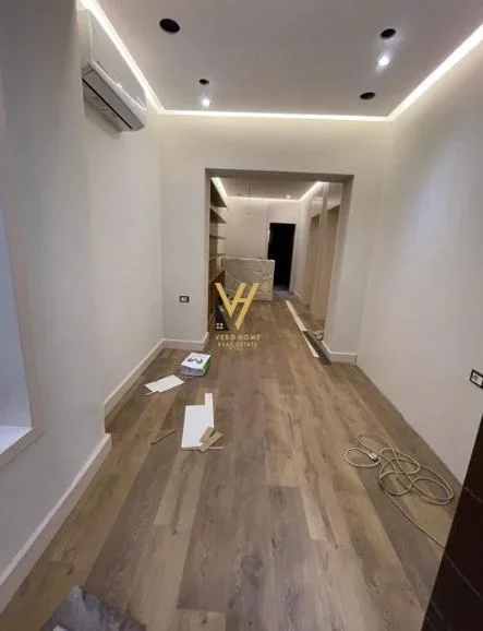 Tirane, jepet me qera dyqan Kati 0, 70 m² 1.500 € (KOMUNA E PARISIT)