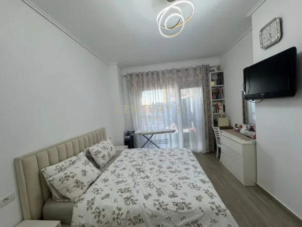 Tirane, shitet apartament 2+1+Ballkon Kati 7, 71 m² 200.000 € 