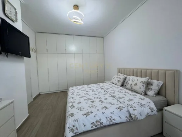 Tirane, shitet apartament 2+1+Ballkon Kati 7, 71 m² 200.000 € 