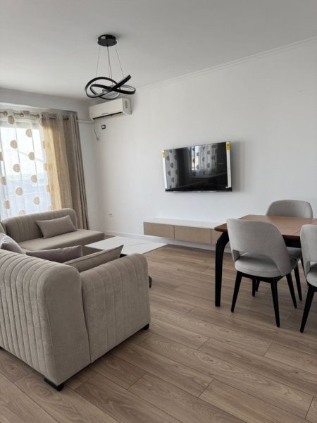 Tirane, jepet me qera apartament 2+1+Ballkon Kati 3, 85 m² 800 € (Kodra e Diellit)