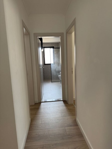 Tirane, jepet me qera apartament 2+1+Ballkon Kati 3, 85 m² 800 € (Kodra e Diellit)