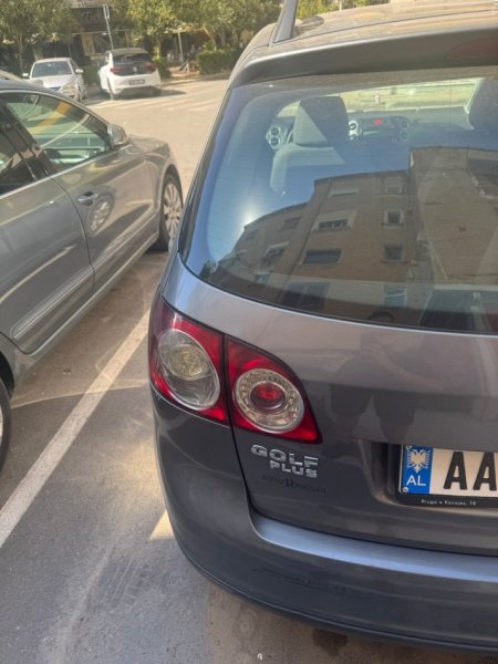 Tirane, shitet makine Volkswagen Nafte, gri e erret automatik Kondicioner