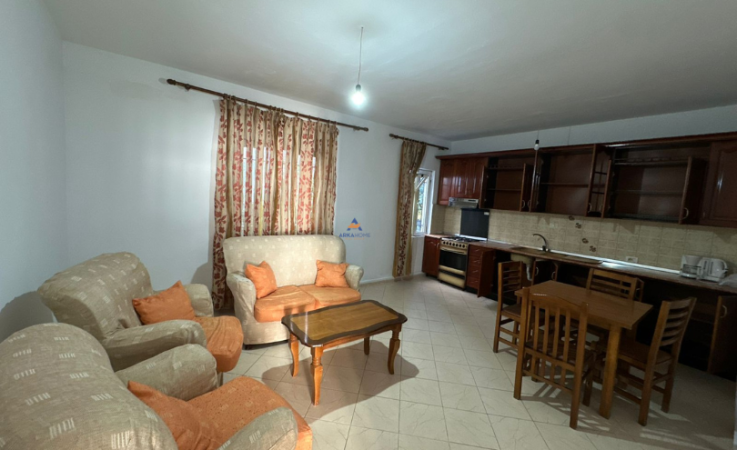 Tirane, jepet me qera shtepi 1 Katshe Kati 1, 120 m² 450 € (5 MAJI)