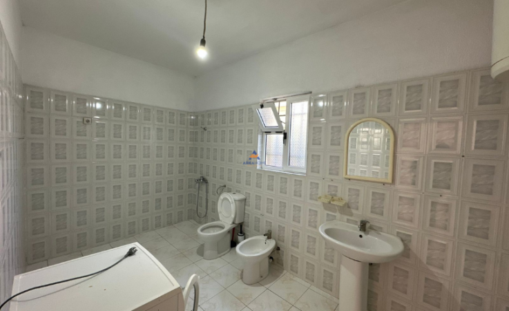 Tirane, jepet me qera shtepi 1 Katshe Kati 1, 120 m² 450 € (5 MAJI)