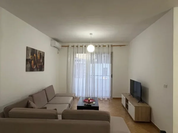 Tirane, jepet me qera apartament 2+1+Ballkon Kati 7, 115 m² 500 € (Astir)