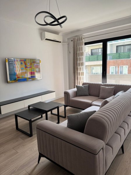 Tirane, jepet me qera apartament 2+1+Ballkon Kati 3, 85 m² 800 € (Kodra e Diellit)