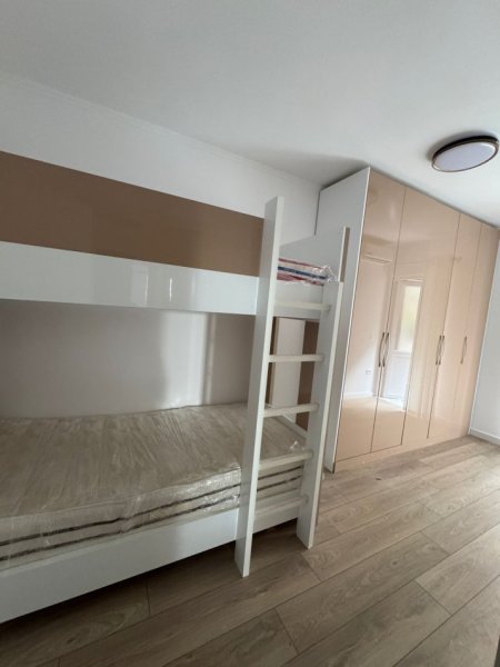 Tirane, jepet me qera apartament 2+1+Ballkon Kati 1, 85 m² 800 € (Kodra e Diellit)