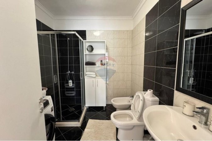 Tirane, jepet me qera apartament 2+1+Ballkon Kati 5, 105 m² 550 € (Rruga: Tom Plezha)