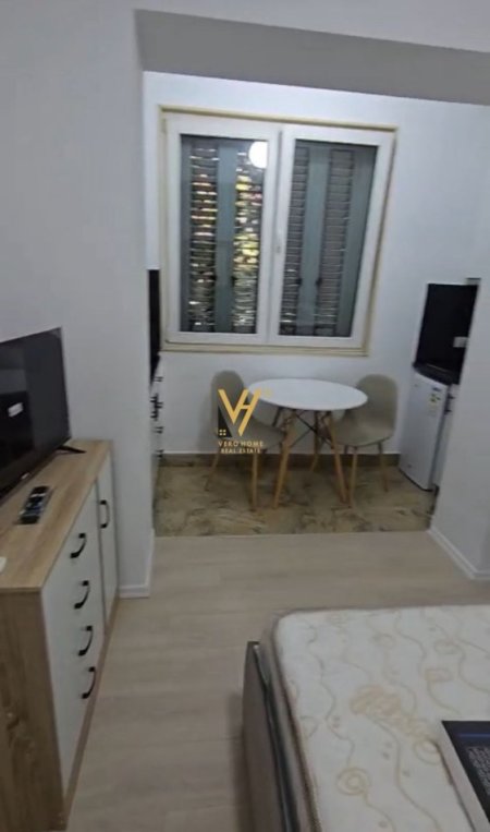 Tirane, jepet me qera garsonier Kati 2, 30 m² 400 € (ISH EKSPOZITA)