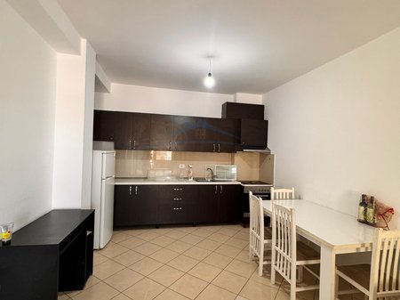 Tirane, jepet me qera apartament 2+1 Kati 8, 90 m² 450 € 