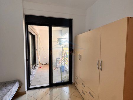 Tirane, jepet me qera apartament 2+1 Kati 8, 90 m² 450 € 