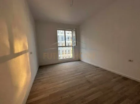 Tirane, jepet me qera apartament 2+1 Kati 5, 91 m² 350 € 