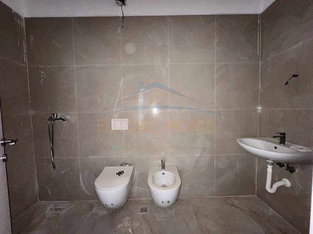 Tirane, jepet me qera apartament 2+1 Kati 5, 91 m² 350 € 