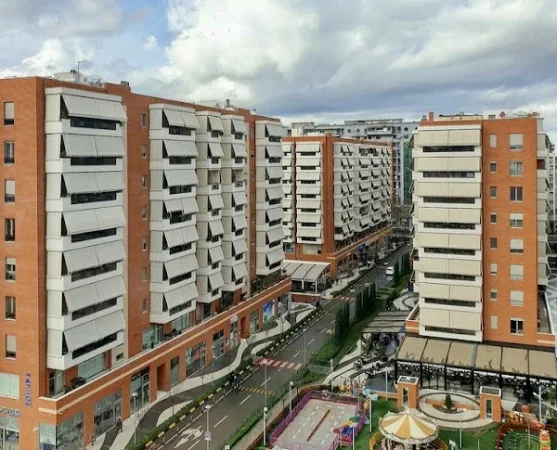 Tirane, shitet ambjent biznesi Kati 1, 350 m² 1.200.000 € (Kavajes)