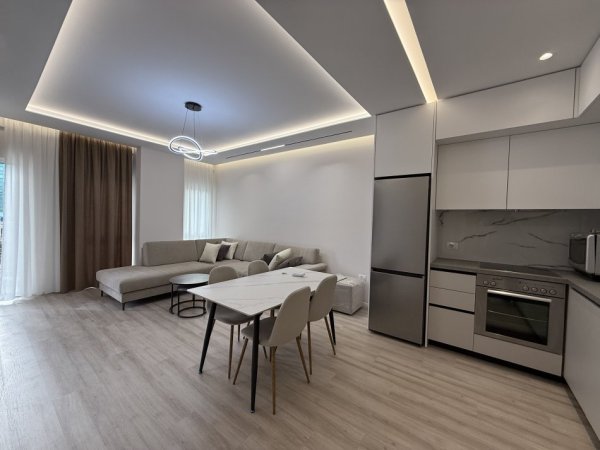 Tirane, jepet me qera apartament 1+1 Kati 3, 63 m² 700 € 
