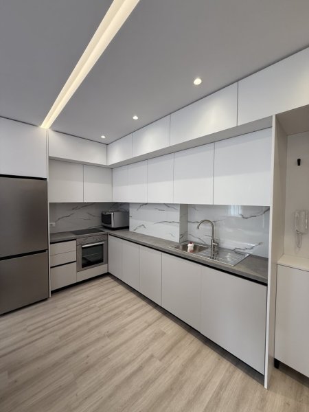 Tirane, jepet me qera apartament 1+1 Kati 3, 63 m² 700 € 