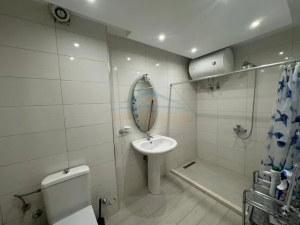 Tirane, jepet me qera apartament 3+1 Kati 6, 125 m² 1.100 € (Qender , Rruga Sulejman Pasha)