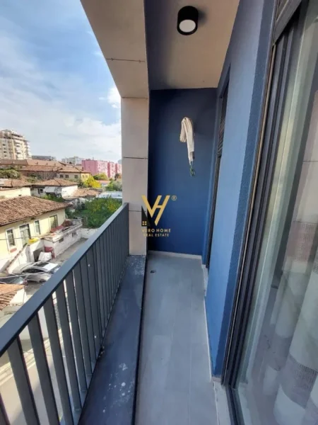 Tirane, jepet me qera apartament 2+1+Ballkon Kati 3, 75 m² 700 € (RRUGA E DIBRES)