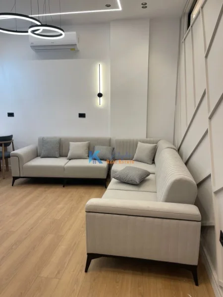 Tirane, jap me qera apartament 2+1 Kati 0, 85 m² 900 € (Kodra e Diellit)