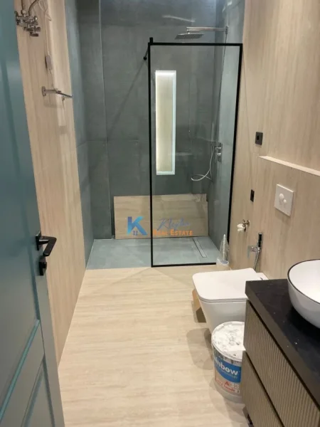 Tirane, jap me qera apartament 2+1 Kati 0, 85 m² 900 € (Kodra e Diellit)