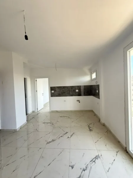 Durres, shitet apartament 2+1 Kati 6, 75 m² 100.000 € (Golem)