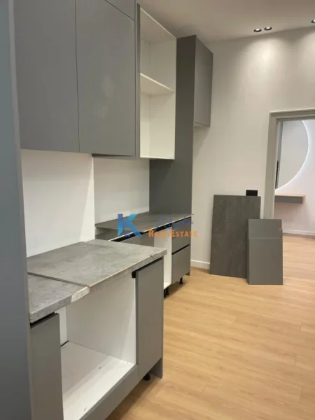 Tirane, jap me qera apartament 1+1 Kati 0, 70 m² 800 € (Kodra e Diellit, afer rezidences Kodra e Diellit 1)