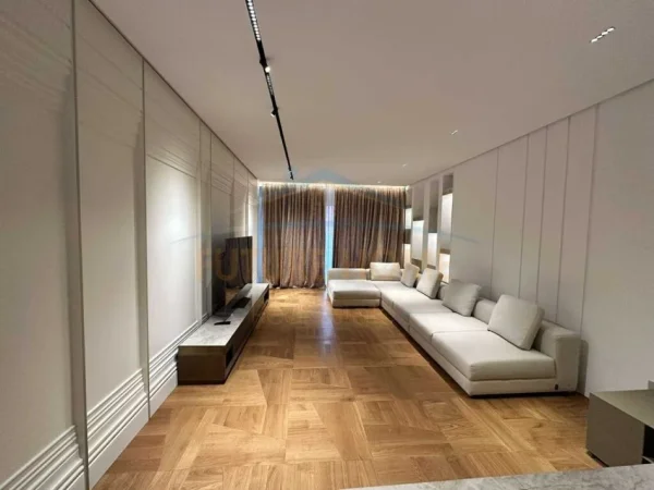 Tirane, shitet apartament 2+1 Kati 6, 211 m² 